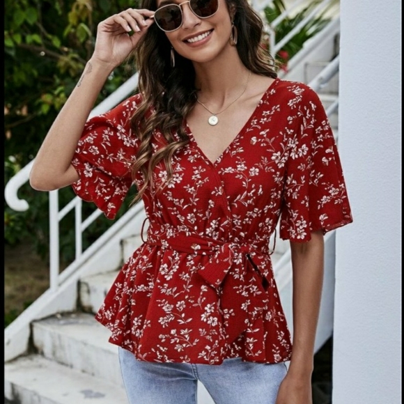 Dash Outfitters Tops - 💋NWT Flirty Fun  Peplum Top